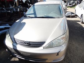 2002 TOYOTA CAMRY LE GOLD 2.4 AT Z19765